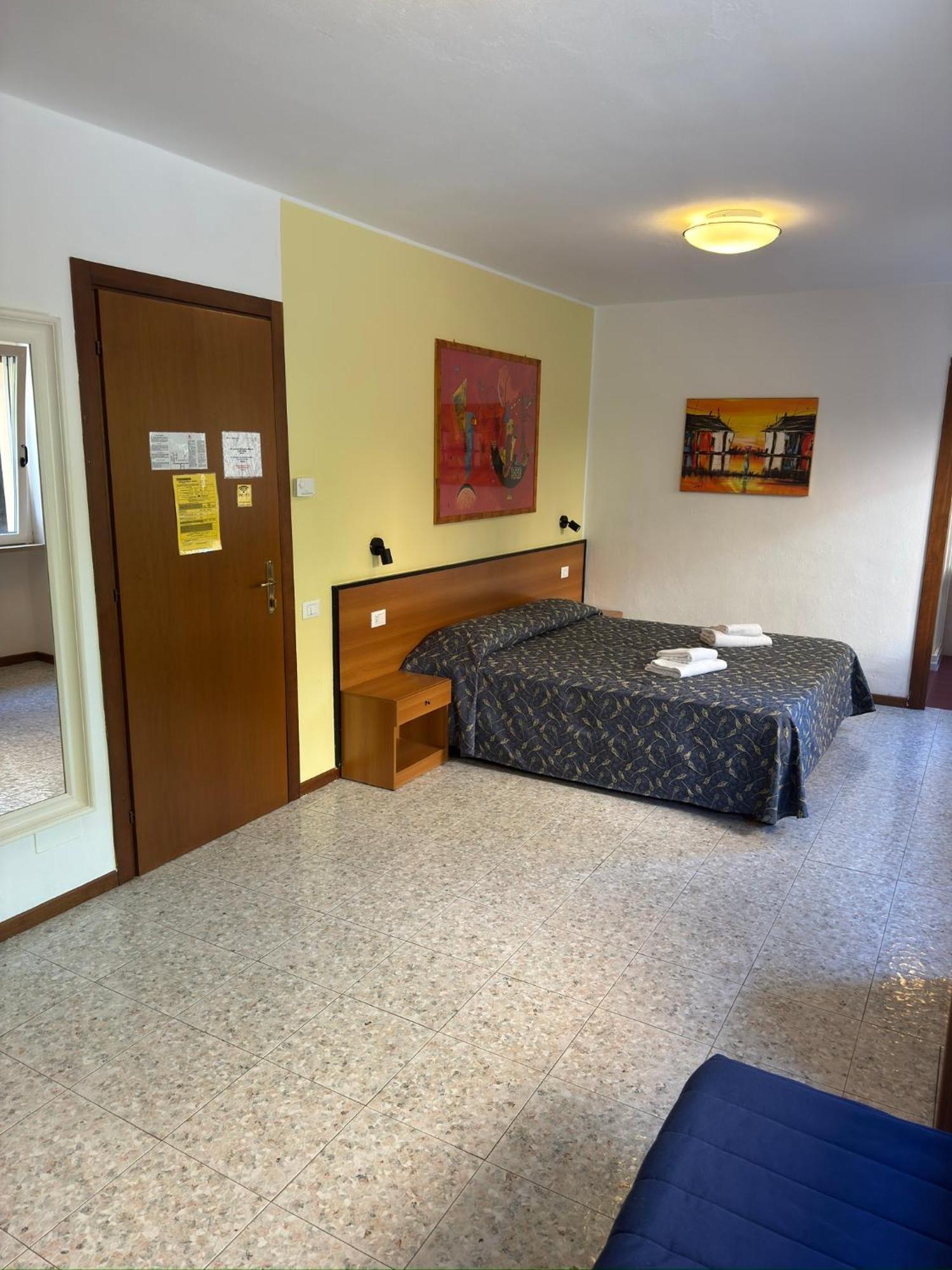 Hotel Benacus Bardolino Exterior photo