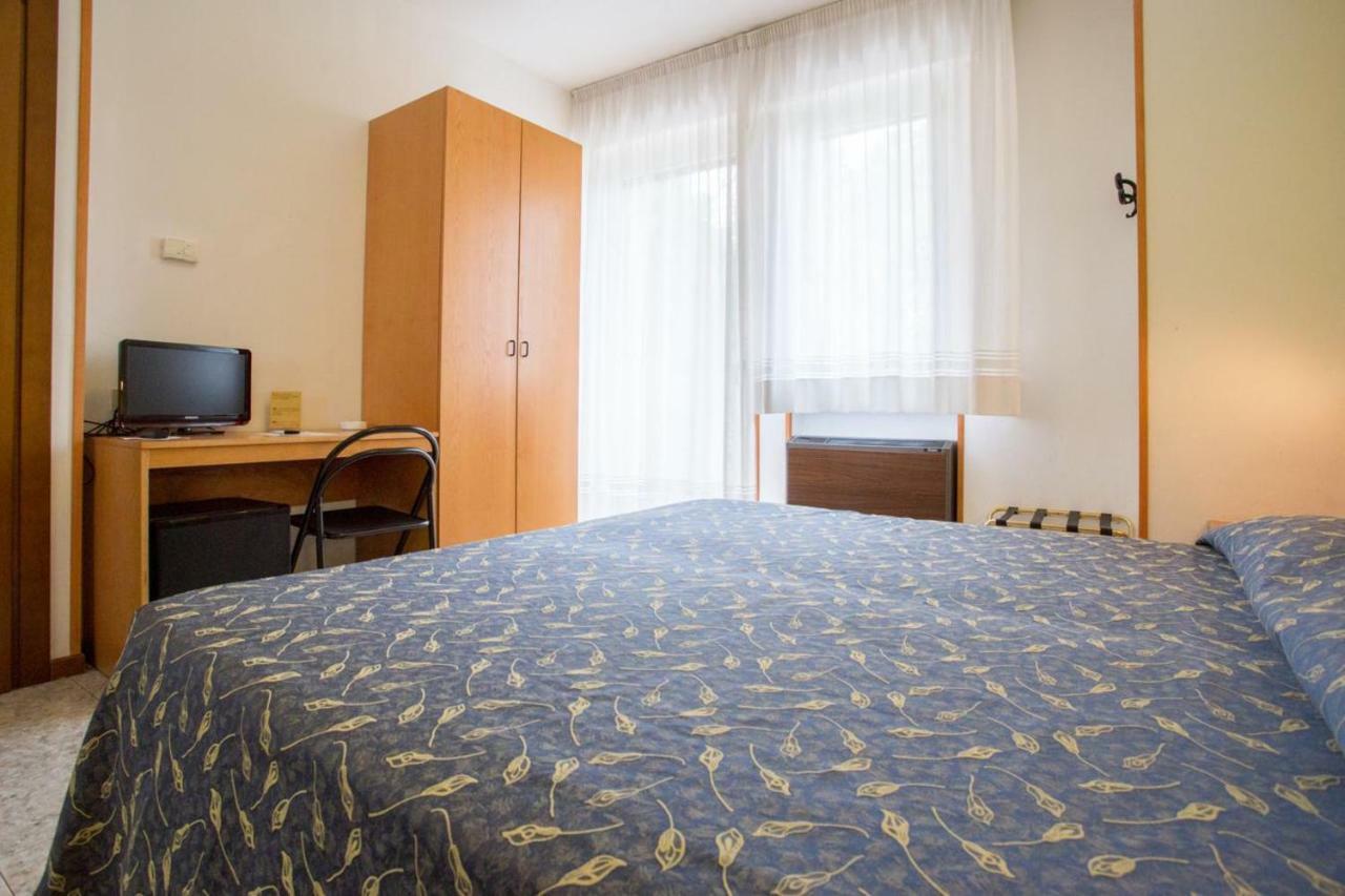 Hotel Benacus Bardolino Exterior photo