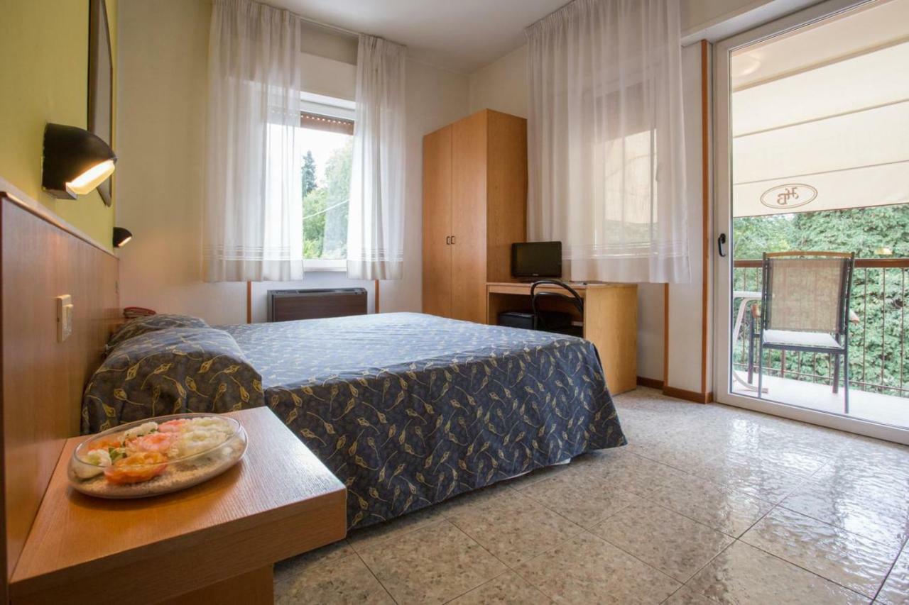 Hotel Benacus Bardolino Exterior photo