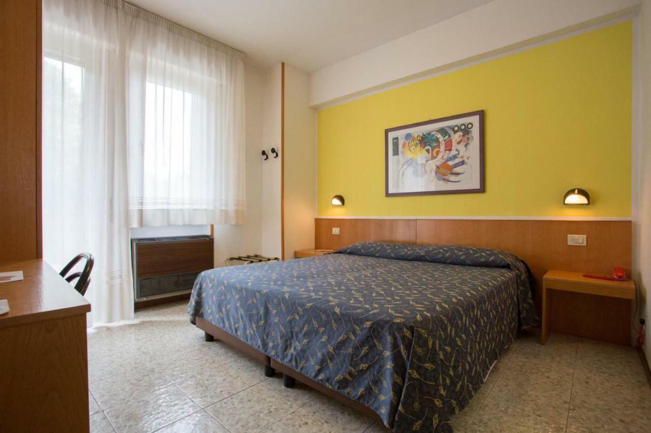 Hotel Benacus Bardolino Exterior photo